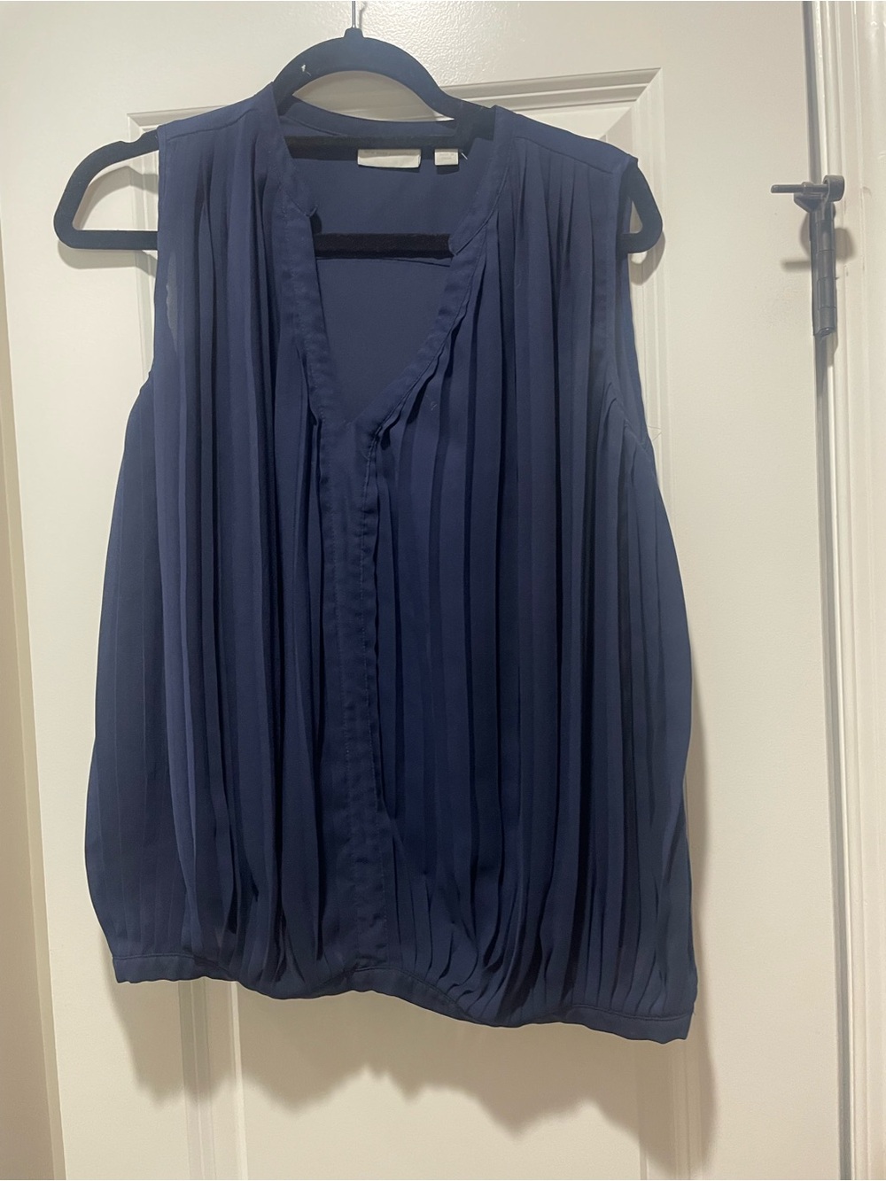 New York & Company Navy Pleated Sleeveless Top